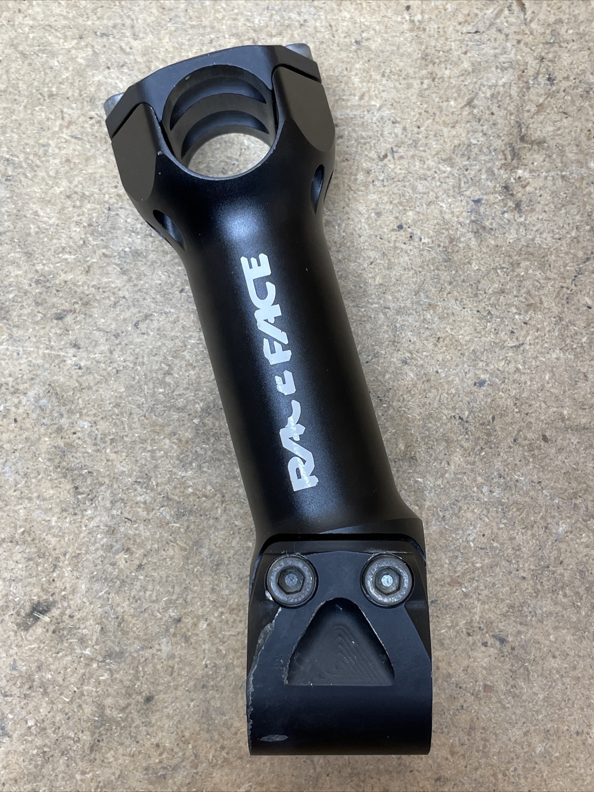 Race Face System ATB Stem 25.4mm Clamp, 125mm Length, 12° Rise, 1-1/8″ Steer