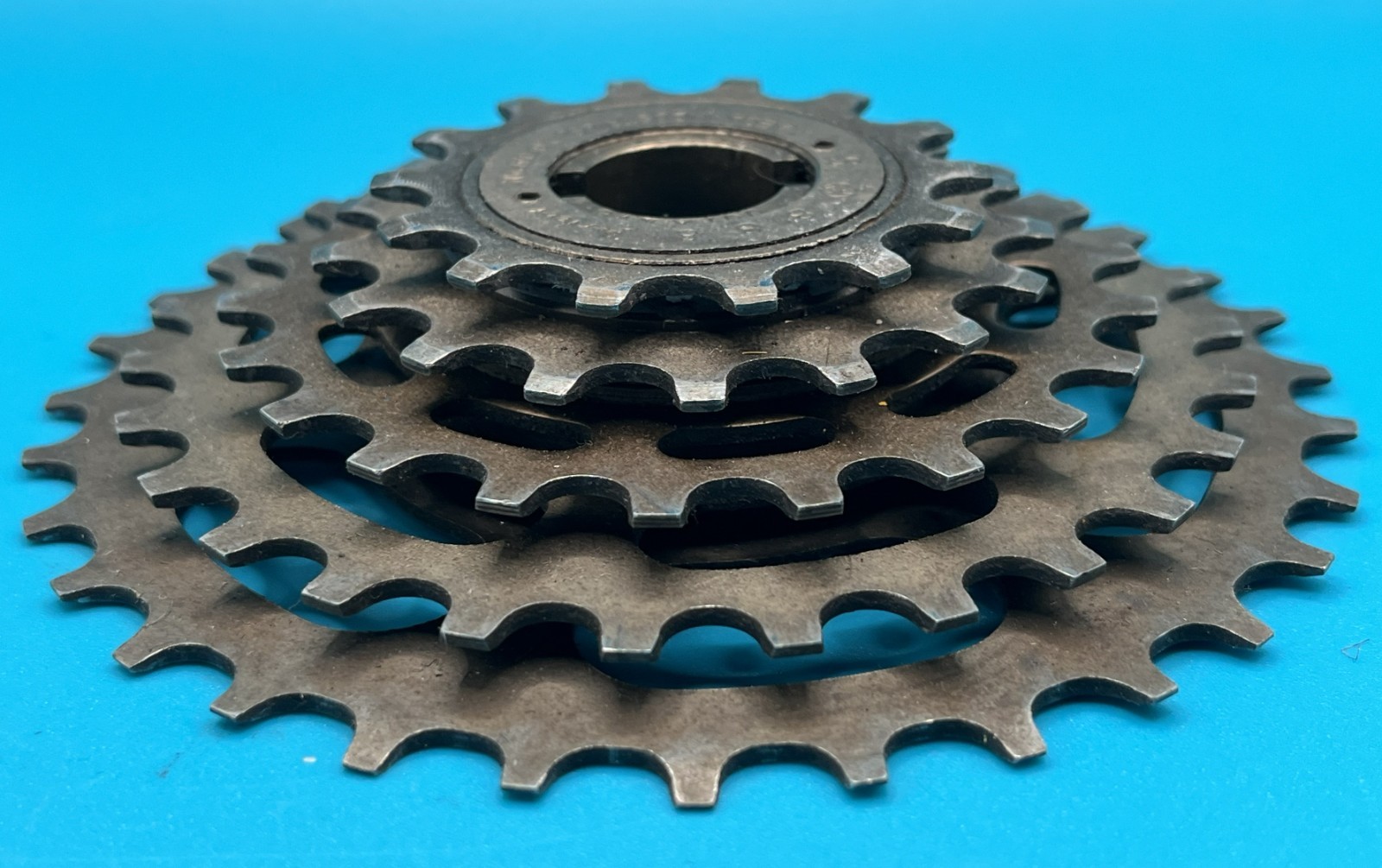 (8U) SunTour Perfect 5-Spd Freewheel METRIC 34.7 x1.00 French Thread 14-32 tooth