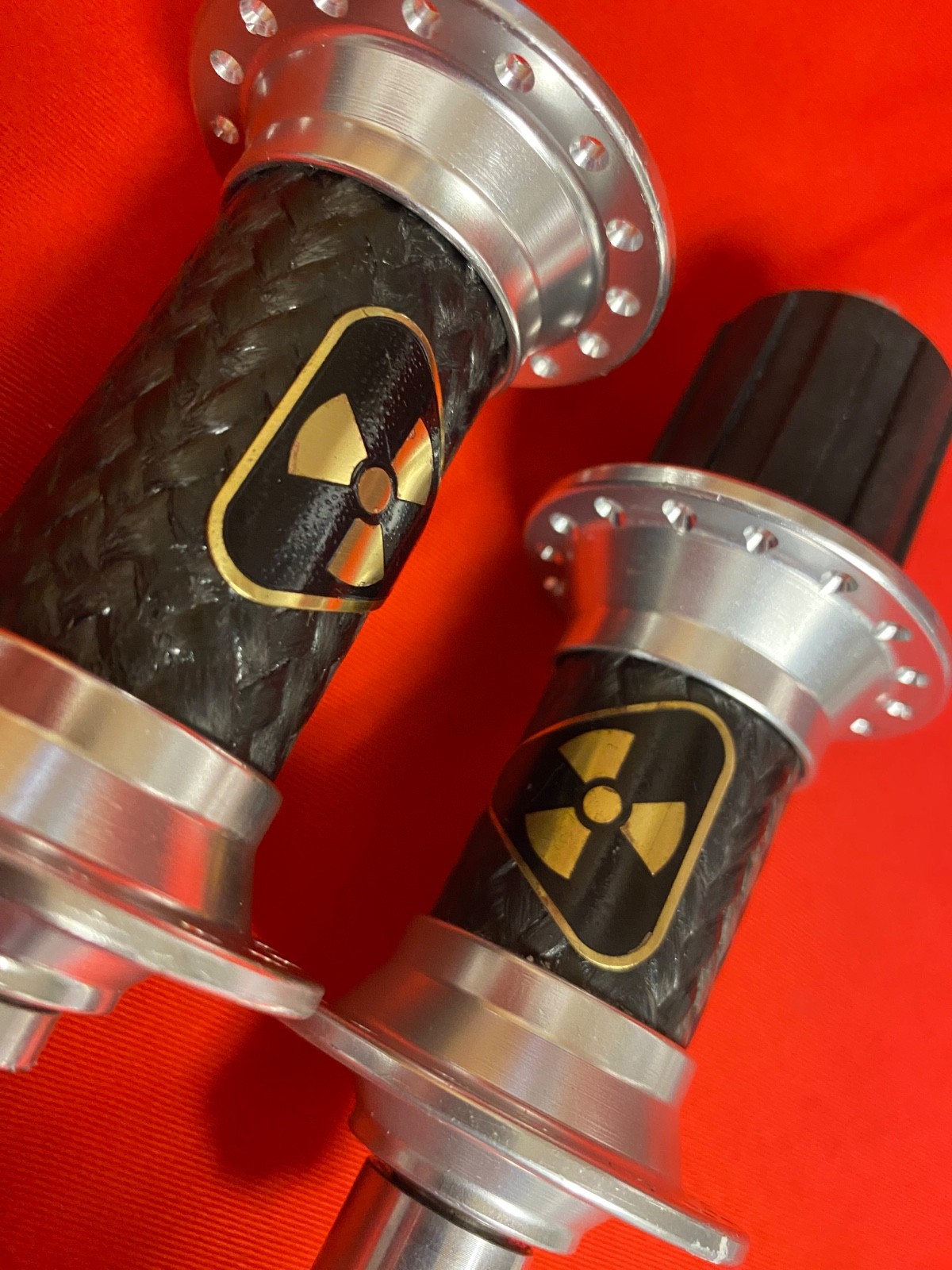 2 sets vtg NUKE PROOF hub Set F/R 32 hole
