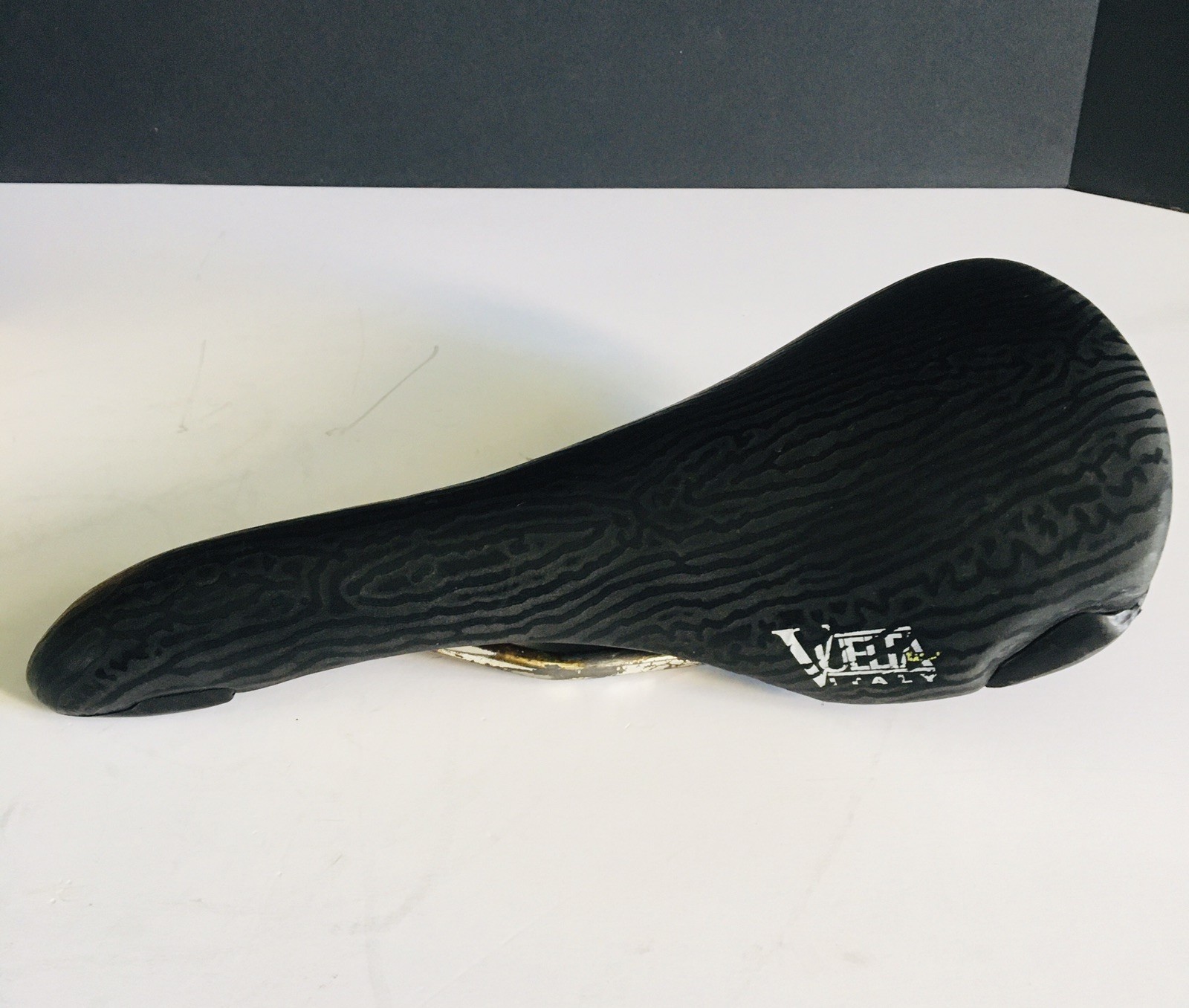 Vuelta Italy Selle Bassano Bike Saddle Textured Leather Manganese Rails
