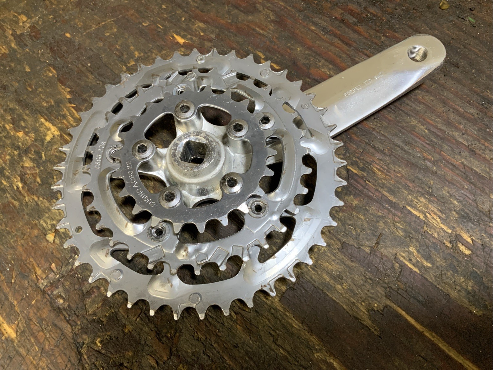 Specialized Strong Arm Expert Triple MTB Crankset by Sugino 42/32/22t 8 Sp 170mm