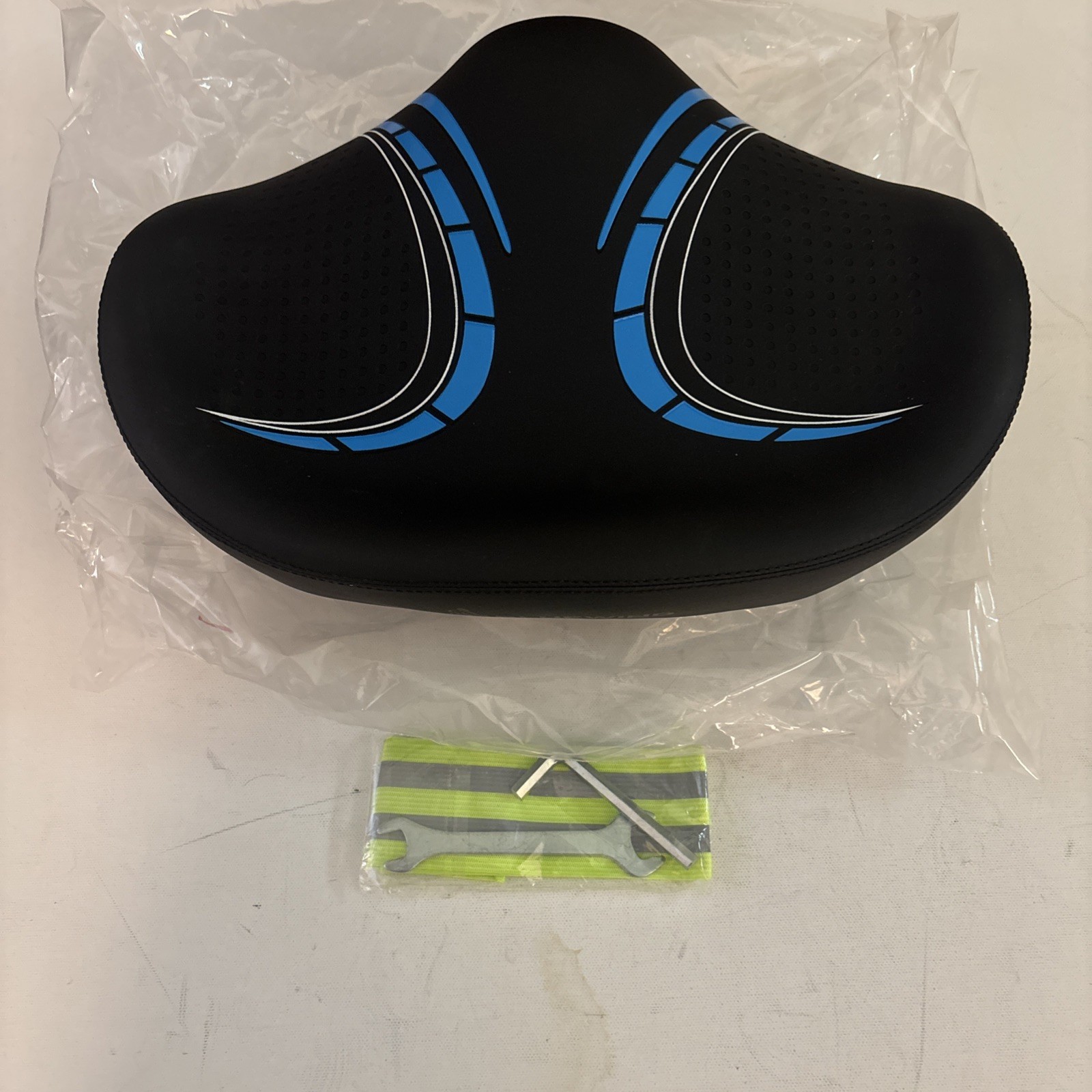 BLUEWIND Noseless PU Leather Shock Absorbing Oversized Memory Foam Bike Seat