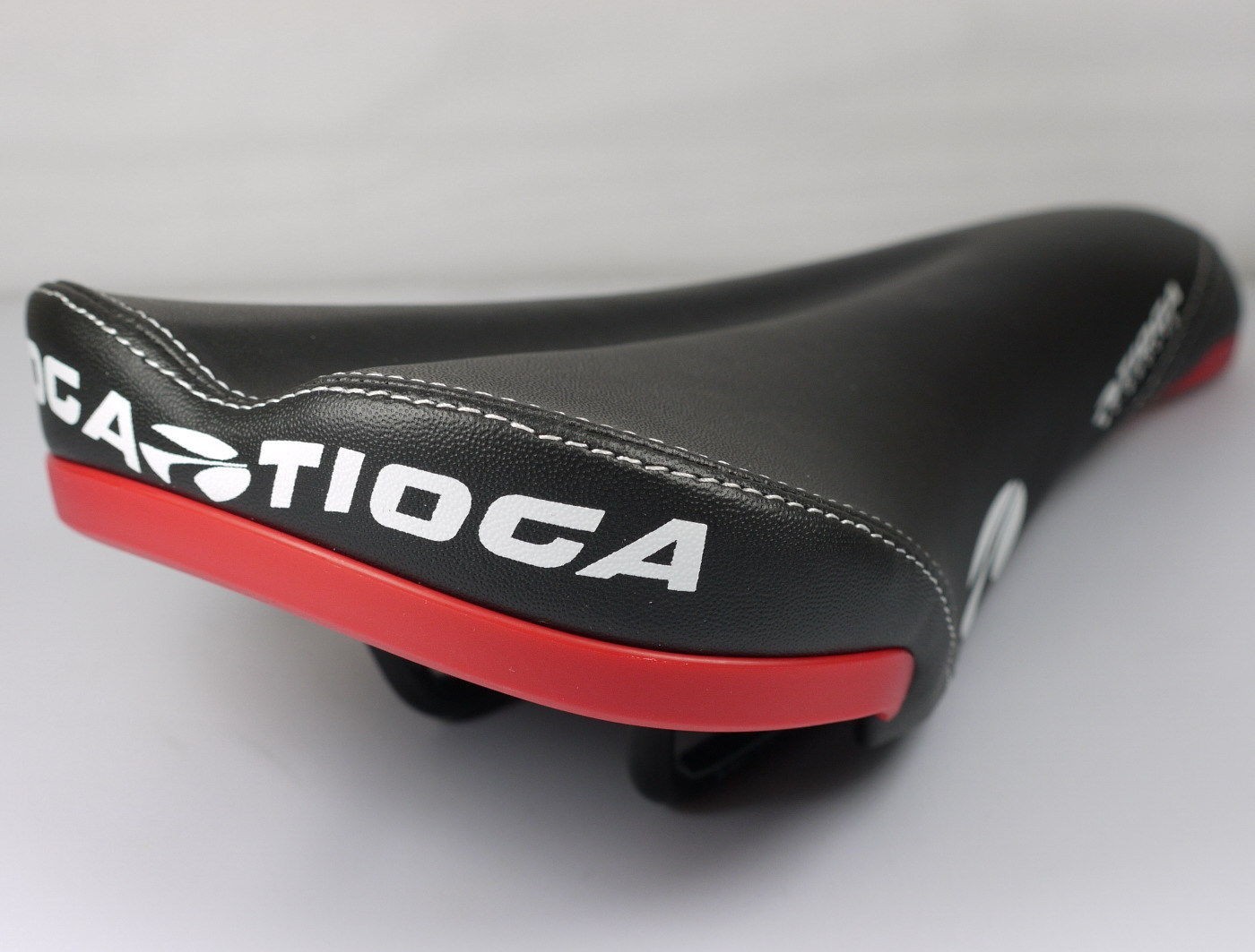 NEW TIOGA MC GROOVE SEAT SADDLE MTB OFFROAD FREERIDE 266MM 136MM BLACK RED