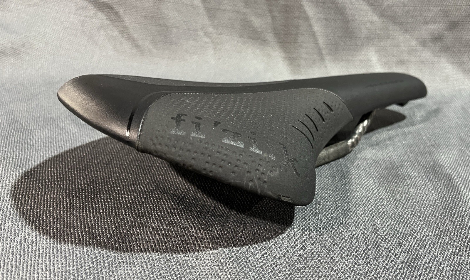 Fi’zi:k Antares R1 Saddle Large 152mm 275mm Braided Carbon Rails 7×9 Road Bike