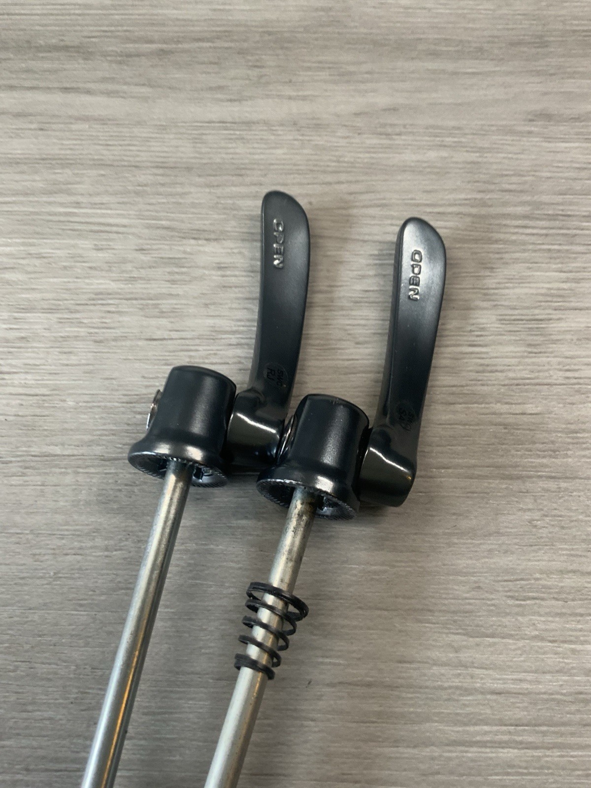 SHIMANO ULTEGRA QUICK RELEASE SKEWER SET 100-130 MM SPACING ALUMINUM 10S MODEL