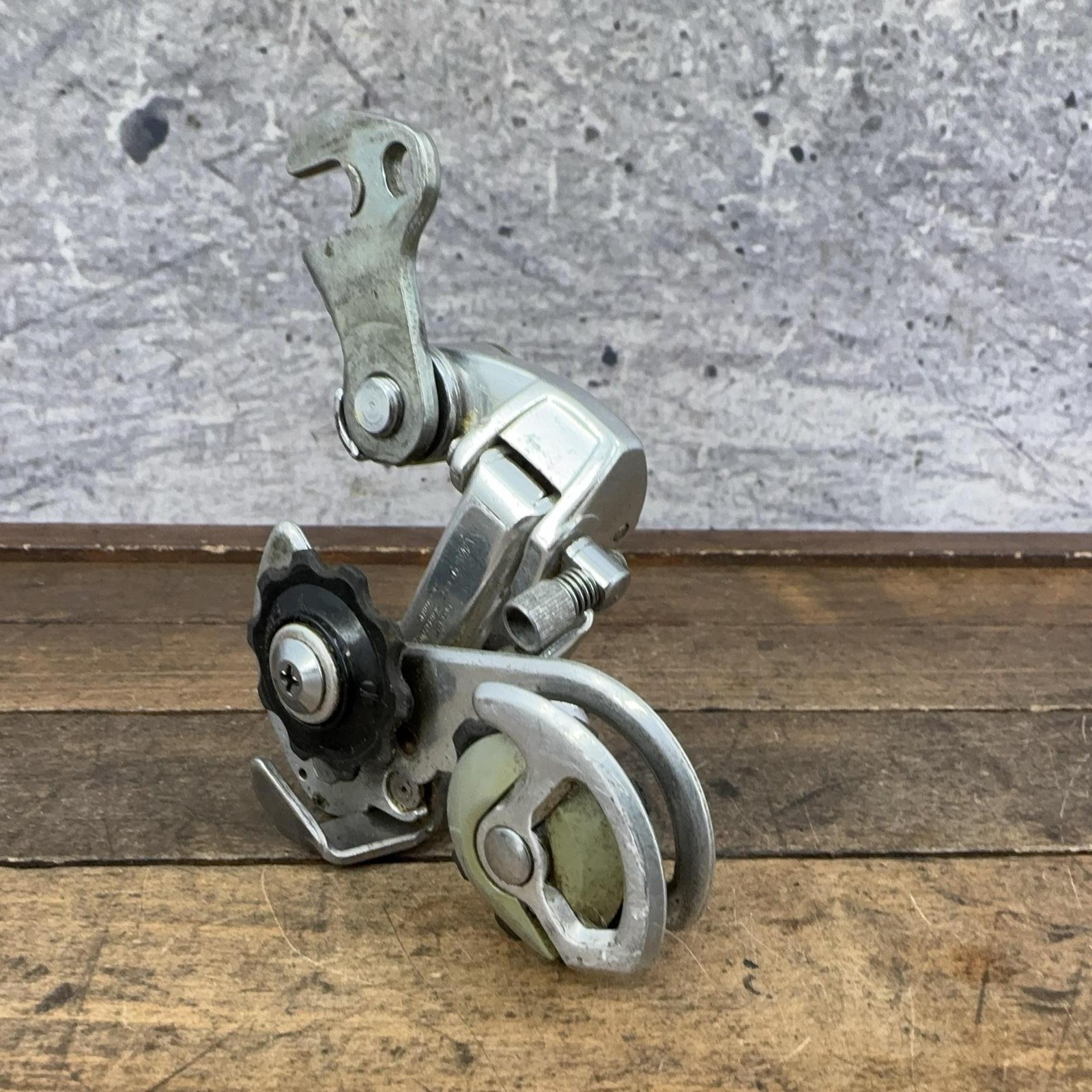 Vintage Shimano 600 Arabesque Rear Derailleur Short Cage Hanger Silver Japan