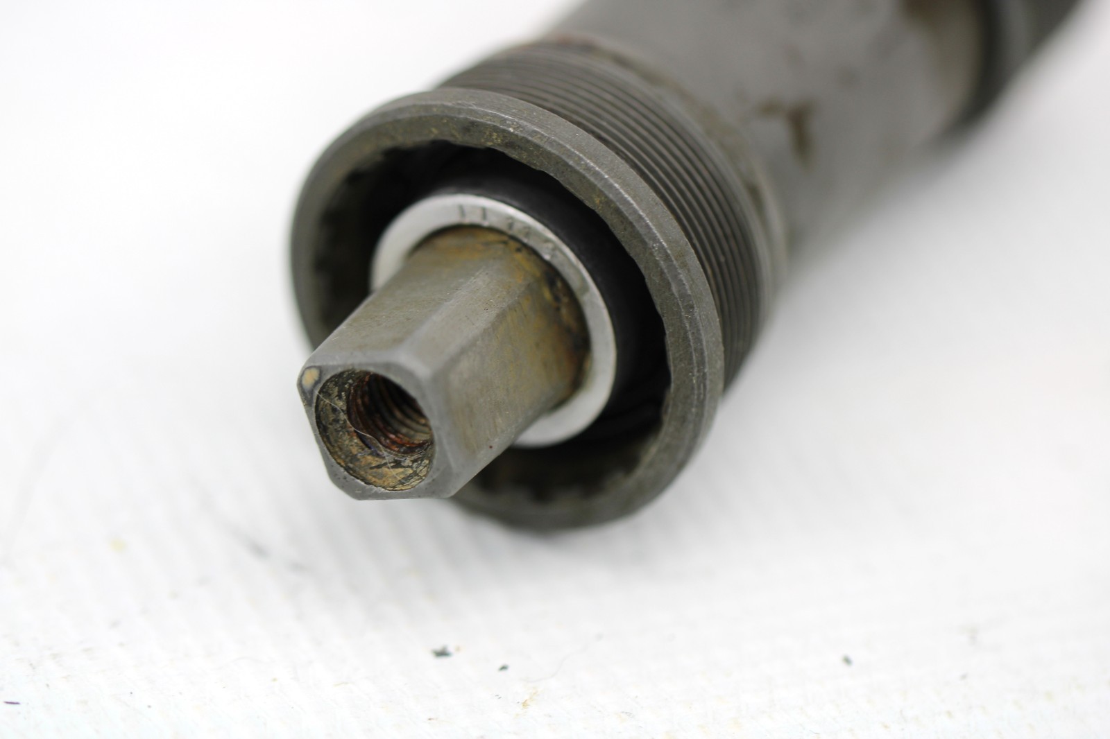 SHIMANO BOTTOM BRACKET Vintage 73mm 114mm 350g Square Taper BB-LP26