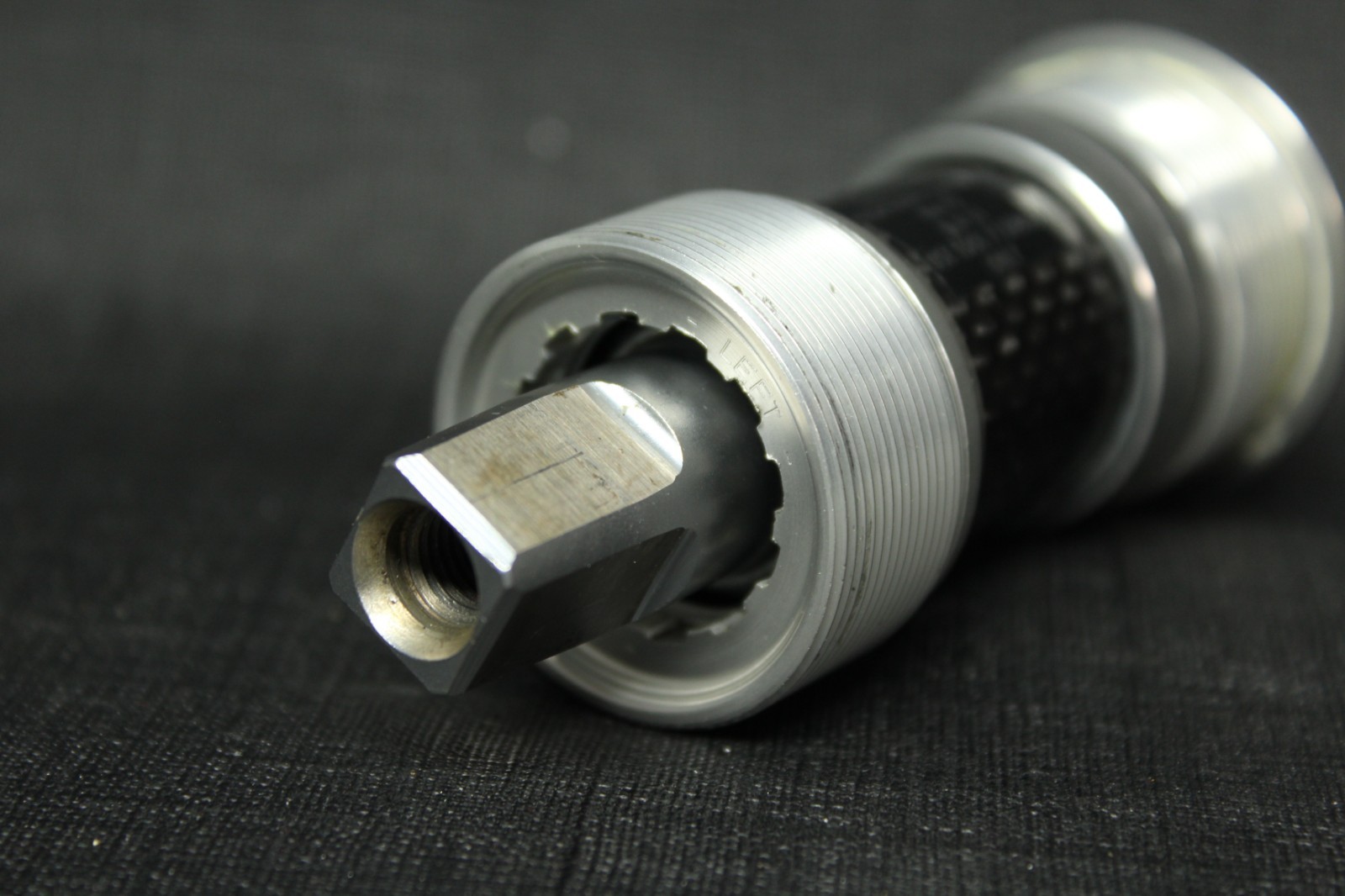FANTASTIC Campagnolo Record Carbon Square Taper Bottom Bracket English 112mm BB