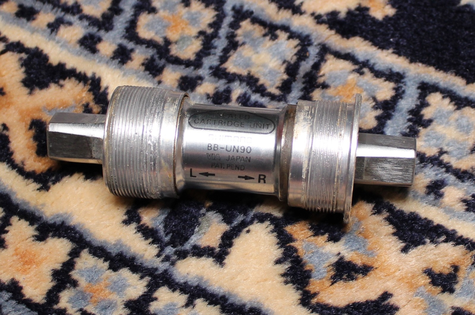 Vintage Shimano BB-UN90 Bottom Bracket XTR 113 x 68mm – 1.37 – Thread Damage