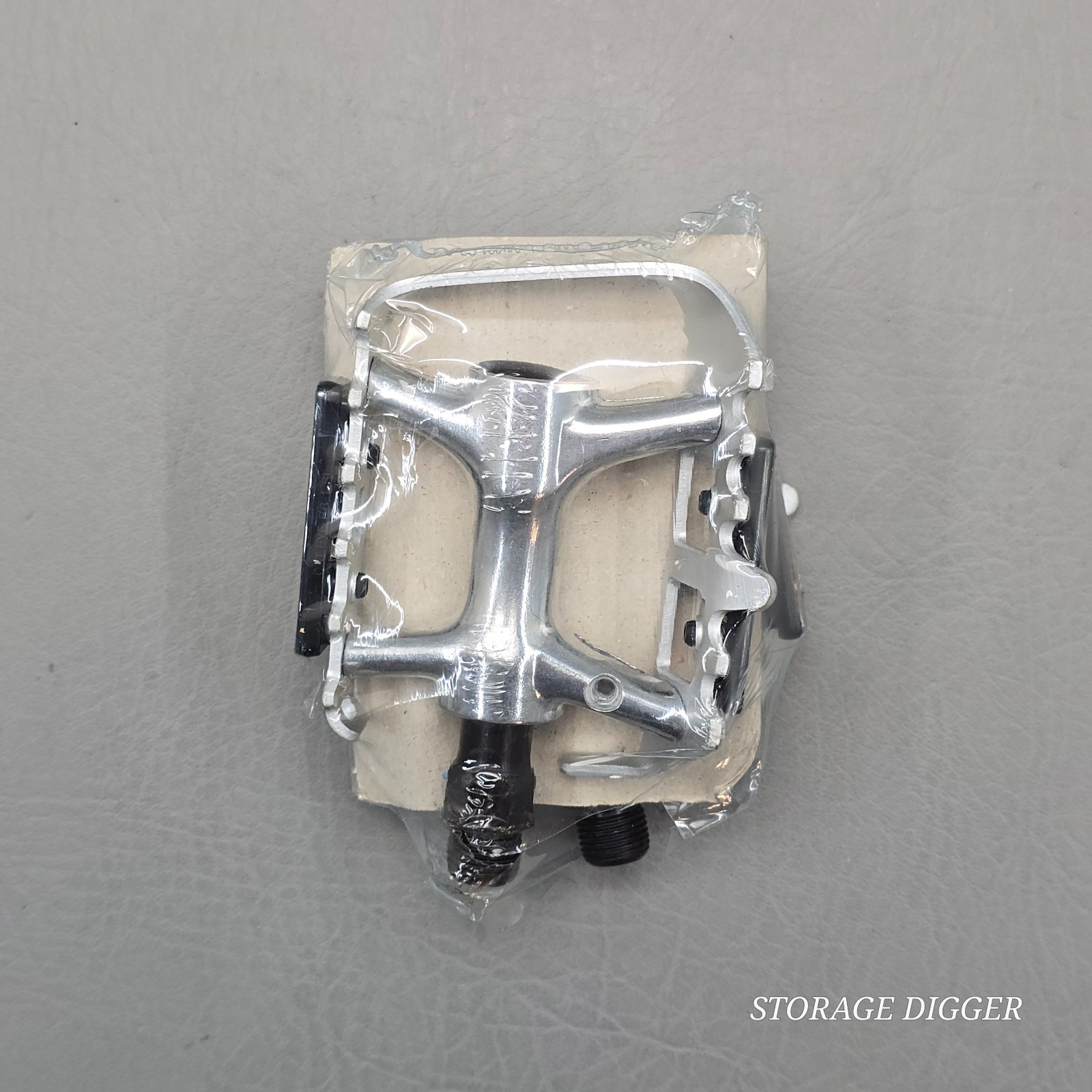 VTG NEW Nashbar 9/16″ K20427 Cage Pedals with Reflectors, Alloy/Steel, Taiwan