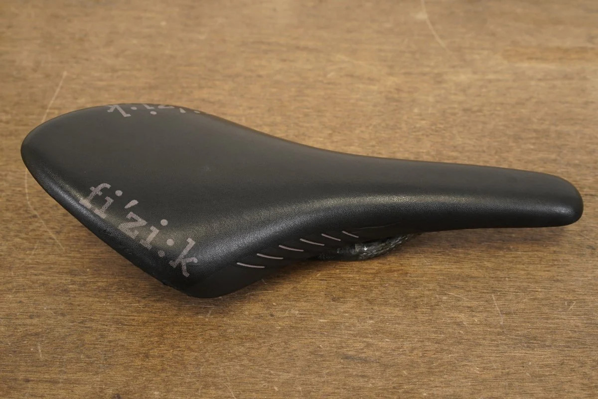 126mm (Regular) Fizik Arione R1 Carbon Rail Road Saddle 188g