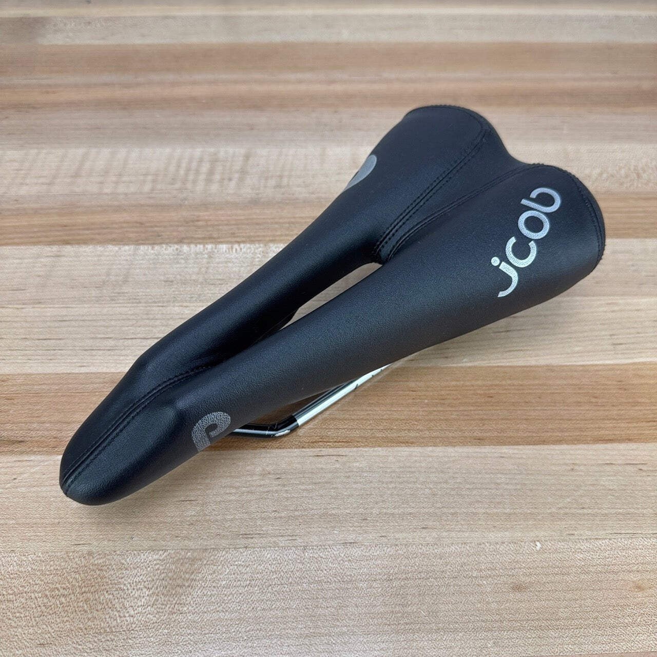 Low Mile! JCOB Delta P 7x7mm Hollow Cr-Mo Rails 130mm Bike Saddle 340g