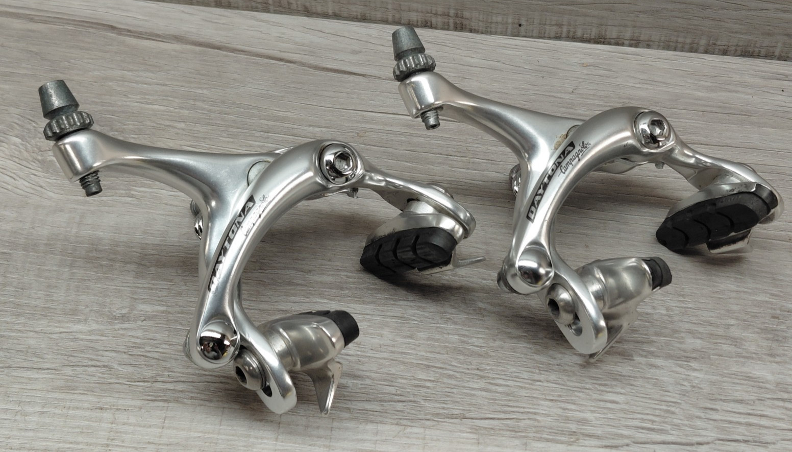 Vintage 90’s Campagnolo Daytona Road Bike Dual Pivot Brake Calipers Set -Recesse