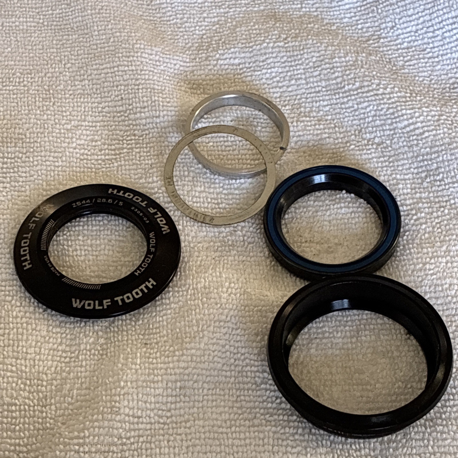 Performance ZS Upper Headset – Wolf Tooth Performance Headset – ZS44/28.6 Upper,