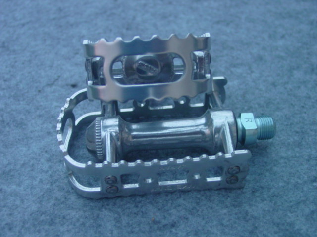 MKS BM 7 Touring Pedals Aluminum 1 Pair 9/16 Black, Silver, Red, Blue, Copper