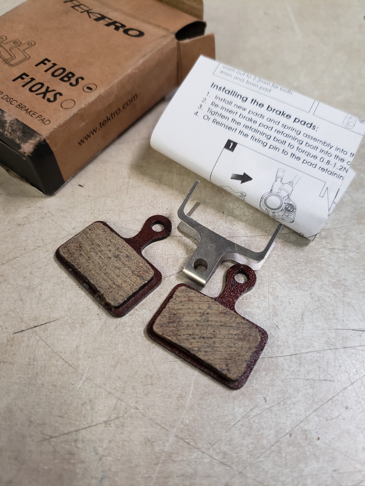 Tektro F10BS Disc Brake Pads (Overall Balanced Resin Compound) [ABPD000502]
