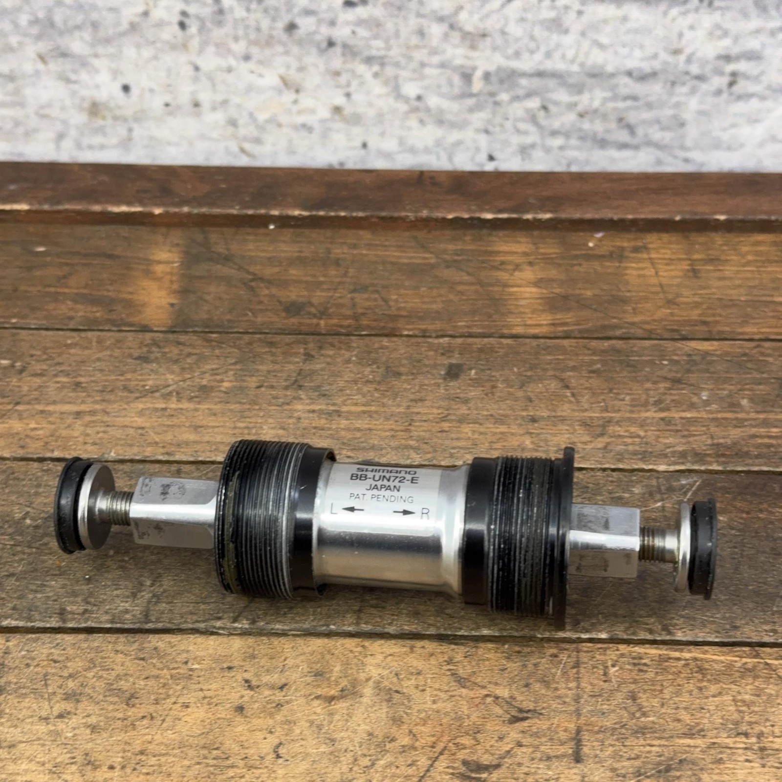 Shimano BB-UN72-E Bottom Bracket 73mm BSA 111mm Square Taper JIS Japan 90s MTB