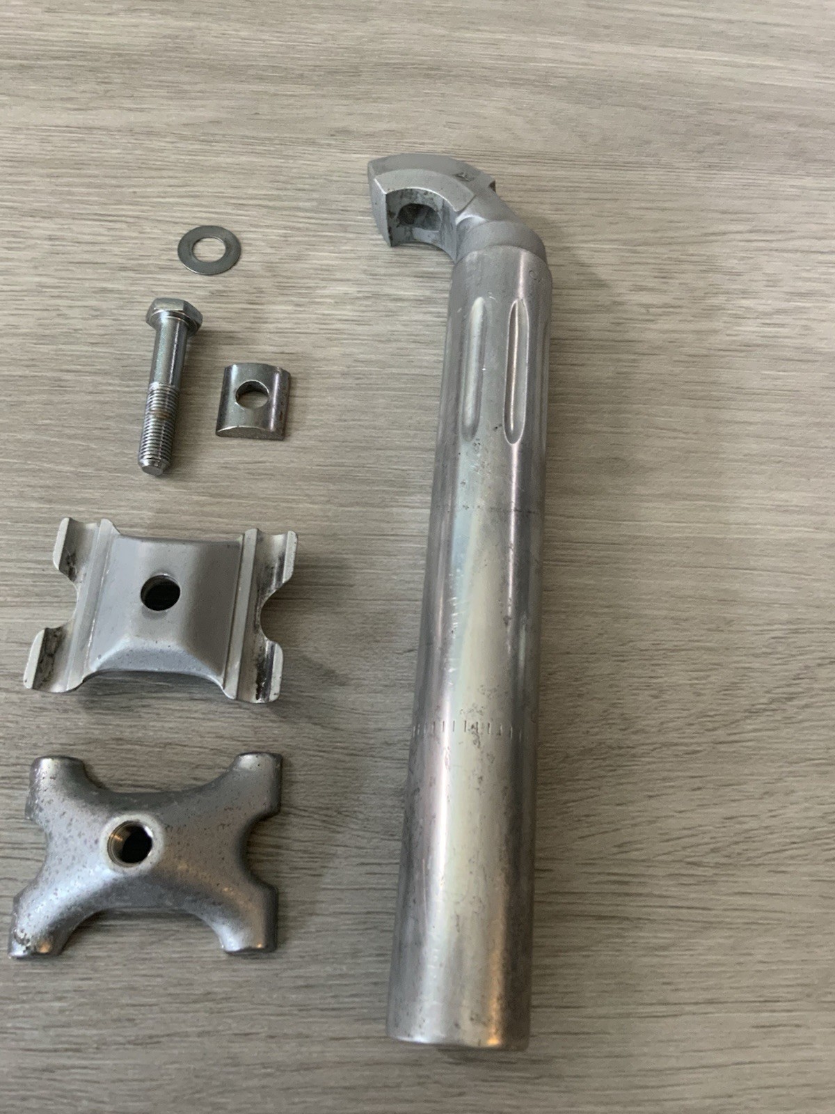CAMPAGNOLO SUPER RECORD SEAT POST 27.2 MM 220 MM TOTAL LENGTH 206 GRAMS