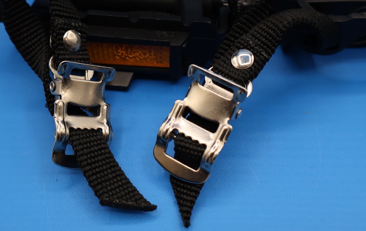 Plastic/Composite bike pedals with clips NW-T10 M