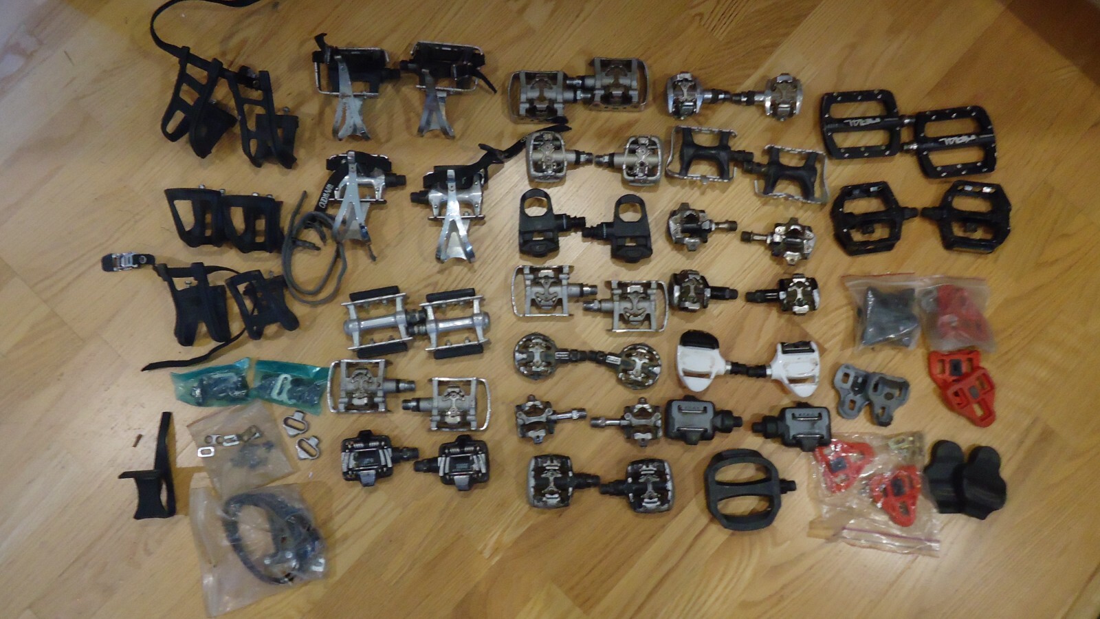 20 Bike Pedal Sets, Some Clipless, Shimano, Time, Look , Mixed Lot