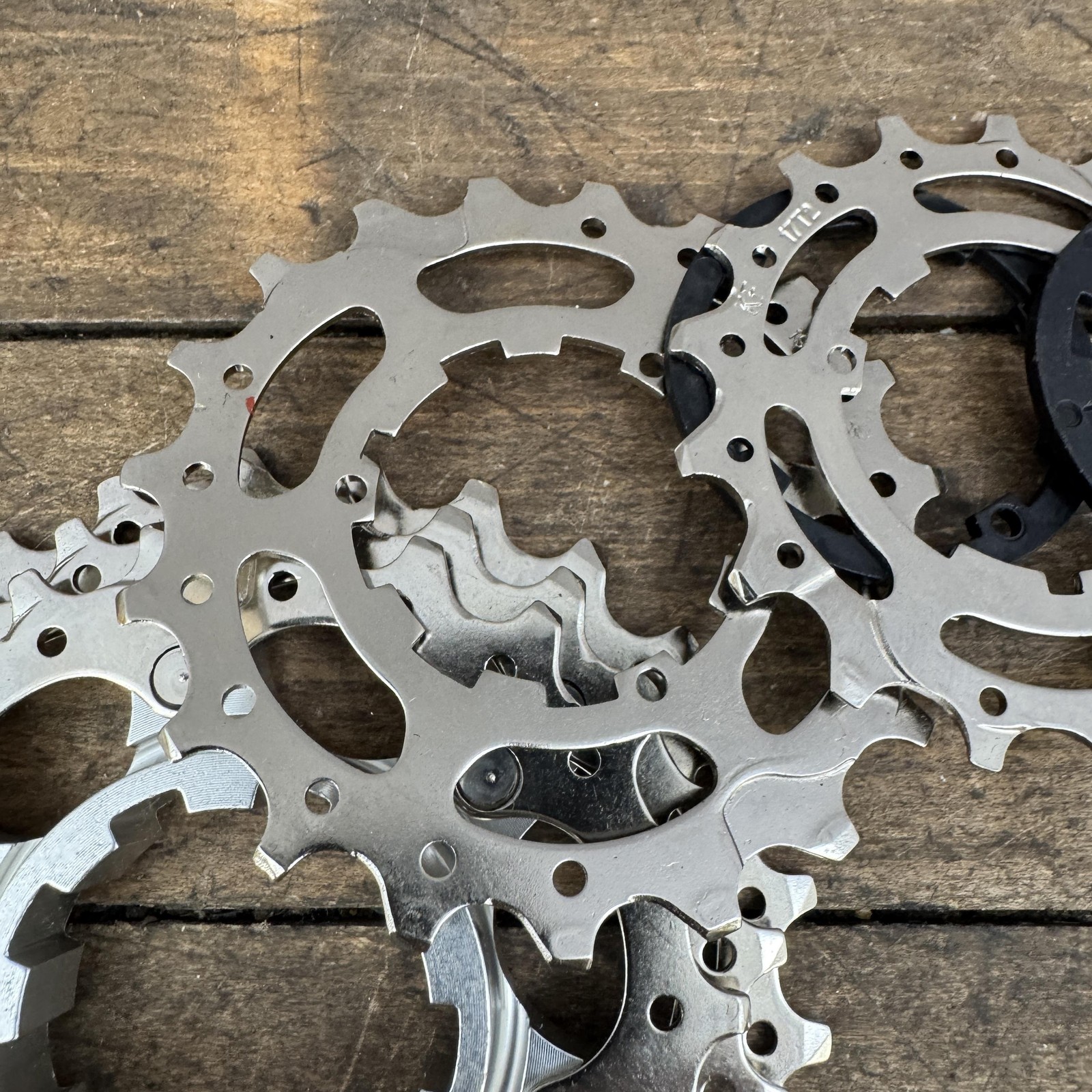 Shimano 105 CS-5700 Cassette 10 Speed 11-25T 25T Silver Road HG 10s Bike