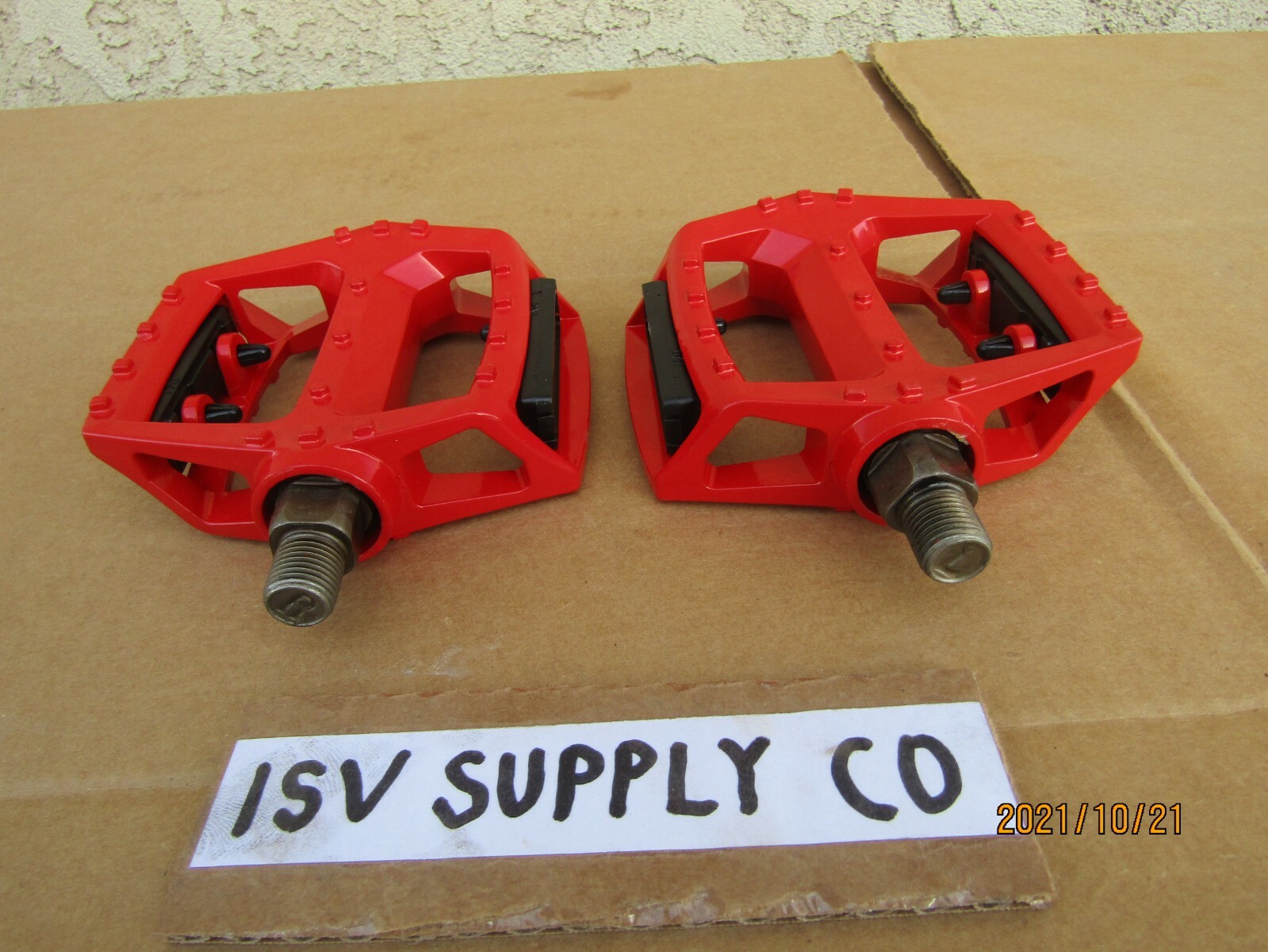 NEW 1/2» RED ALUMINUM BICYCLE PEDALS FOR 1 PC. CRANK BIKES: BMX, MTB, ROAD
