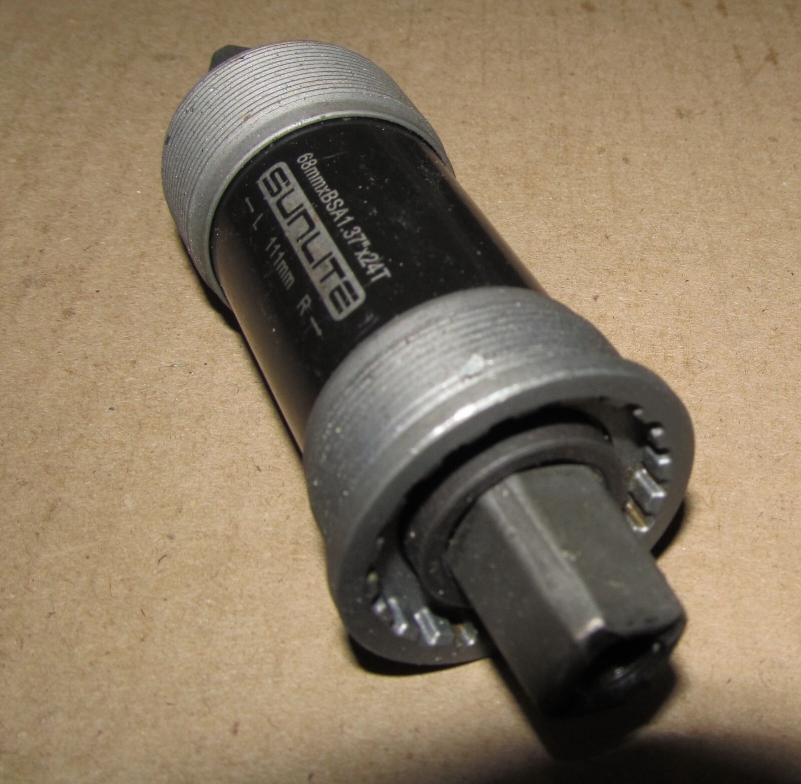 Sunlite Square Taper JIS 68×111 Spindle English Thread Sealed Bottom Bracket
