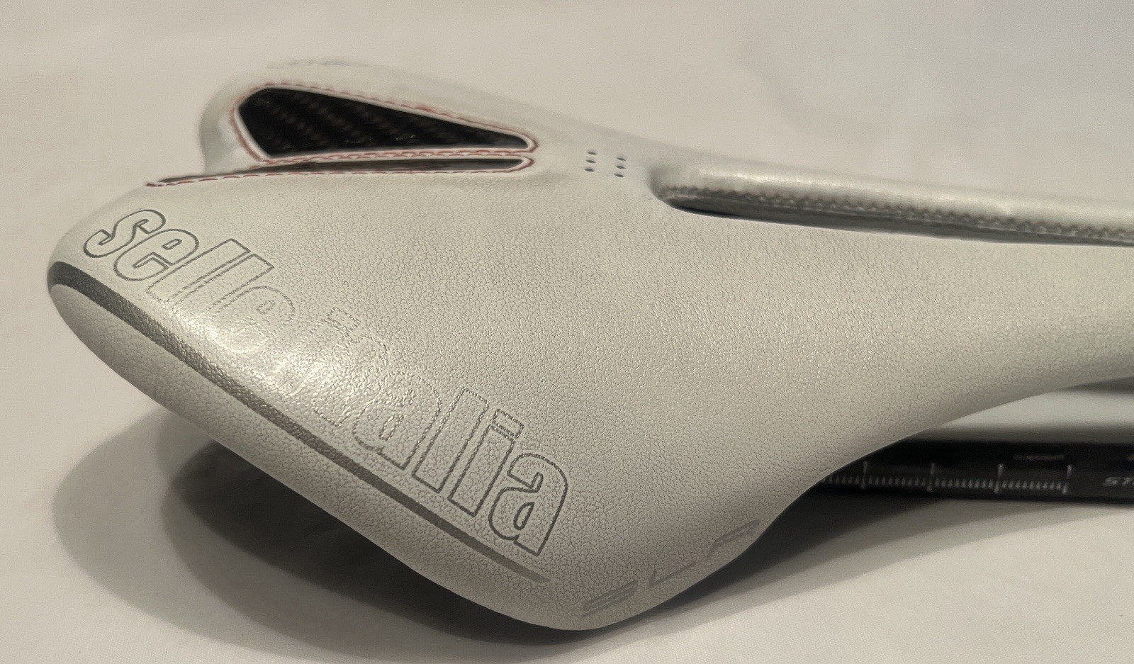 Selle Italia SLR Saddle White Carbon Fiber 124g 275mm x 130mm