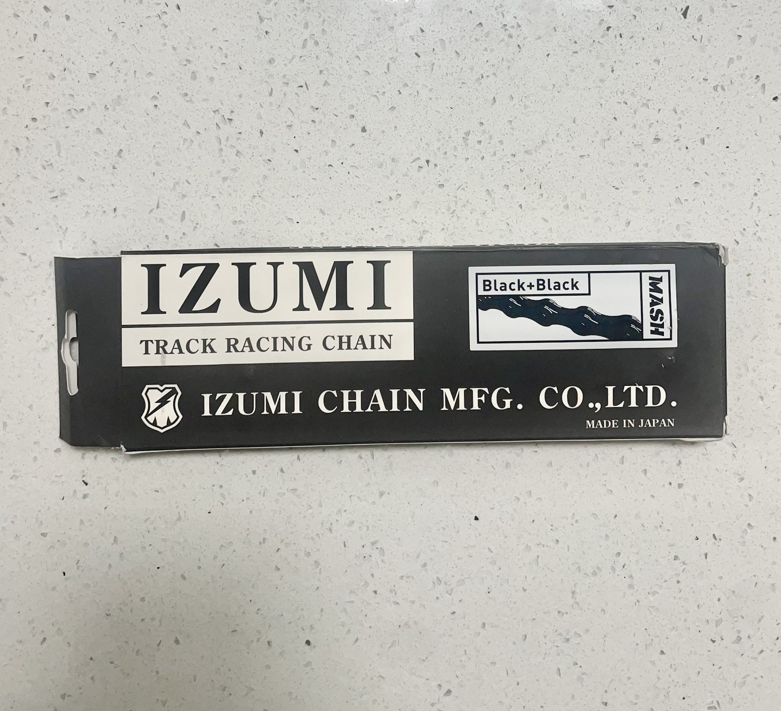 Izumi Mash SF Track Chain 1/8″ ( Black & Black ) 116 Links / Track bicycle.