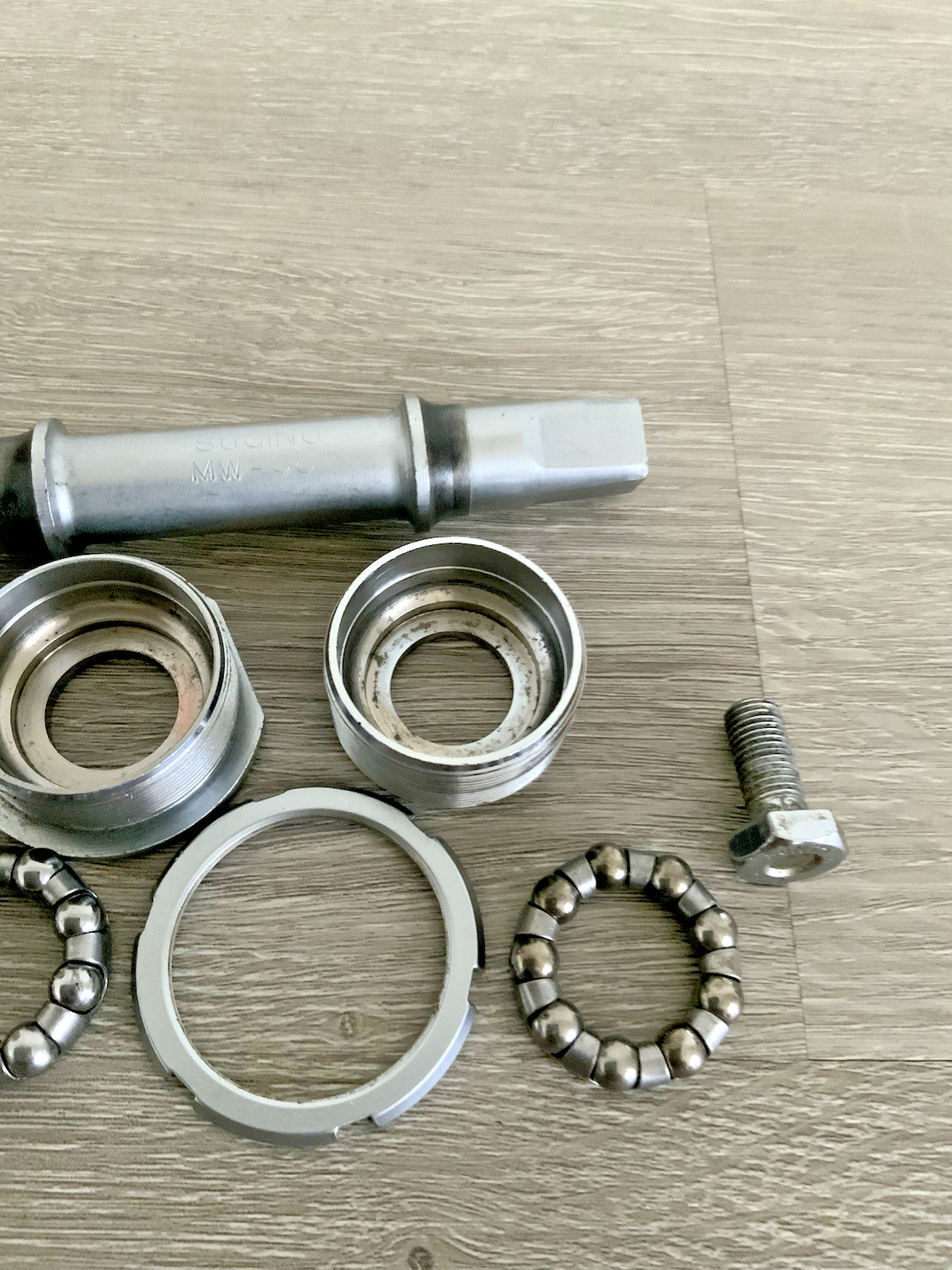 SUGINO BOTTOM BRACKET 68-113 MM BRITISH THREADED SUGINO BOLTS