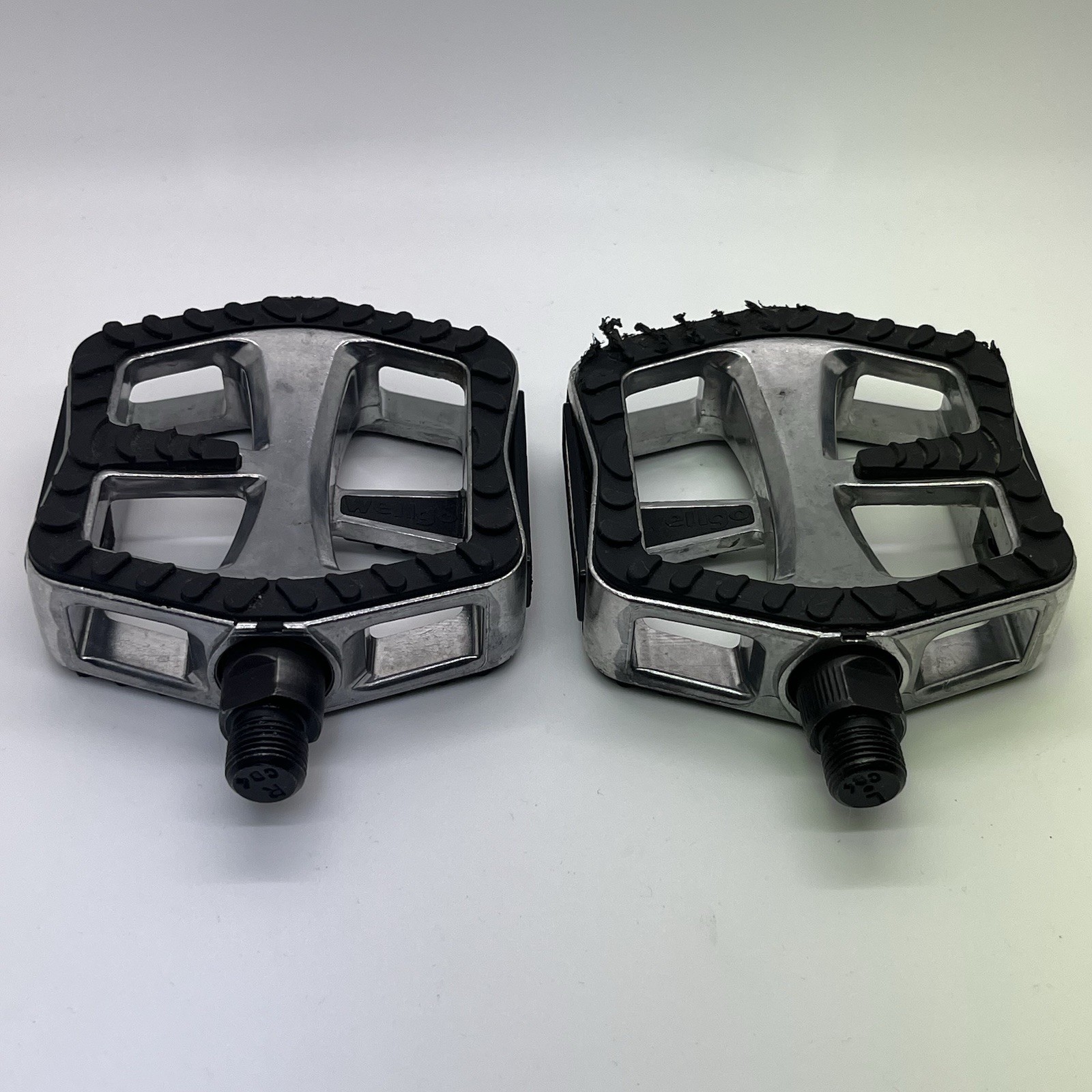 WELLGO LU-214 Pedals, 9/16″ Aluminum XLarge Platform Anti-Slip **FAST SHIPPING**