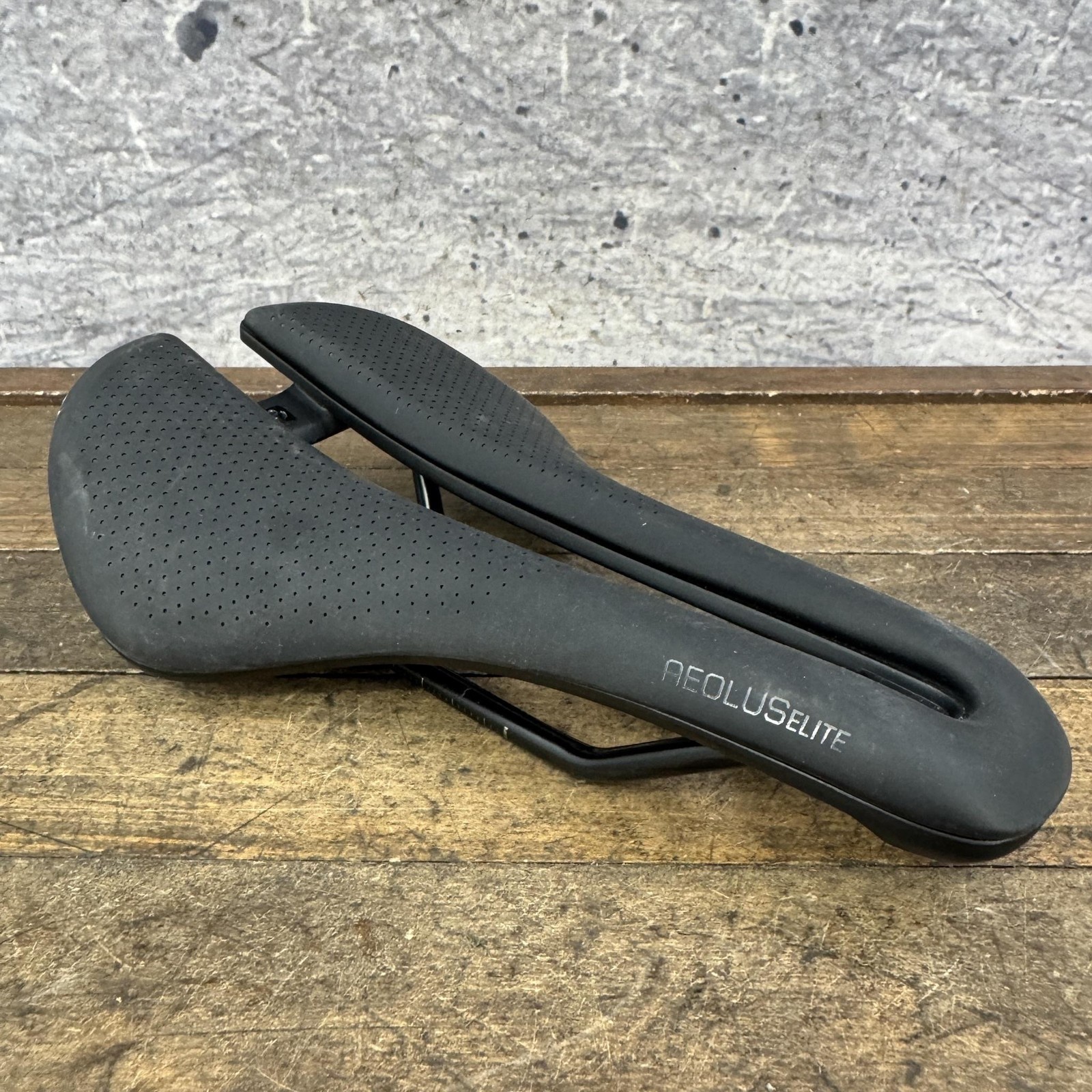 Bontrager Aeolus Elite Bicycle Saddle 145mm Seat Black Short Road TT Cutout