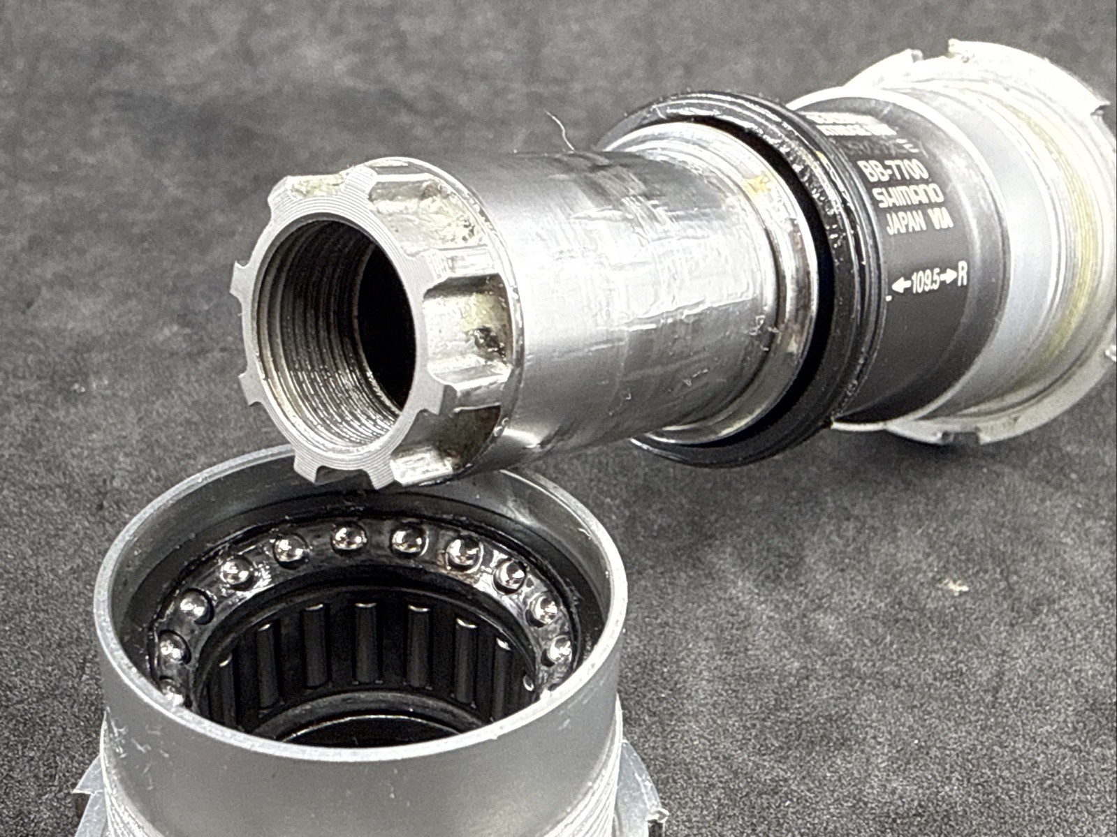 Shimano Dura-Ace BB-7700 109.5mm Spindle Double English BSA Bottom Bracket 9spd