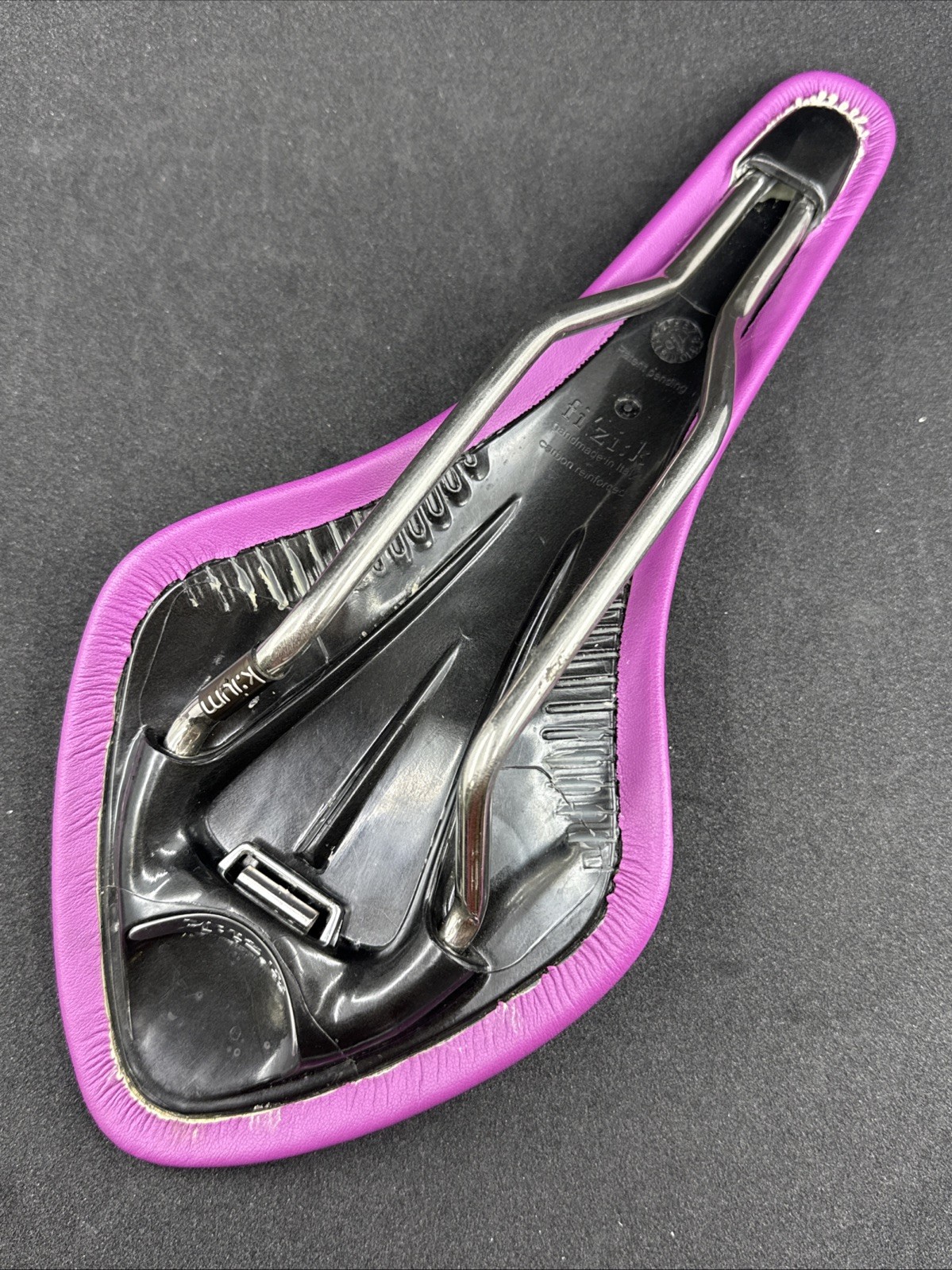 fi:zi’k Arione VS TEST Purple 132mm K:ium Rail Saddle EXCELLENT USED