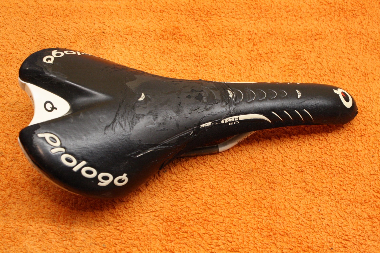 Prologo Q Scratch Pro Saddle w/ Cr-Mo Rails 134mm width