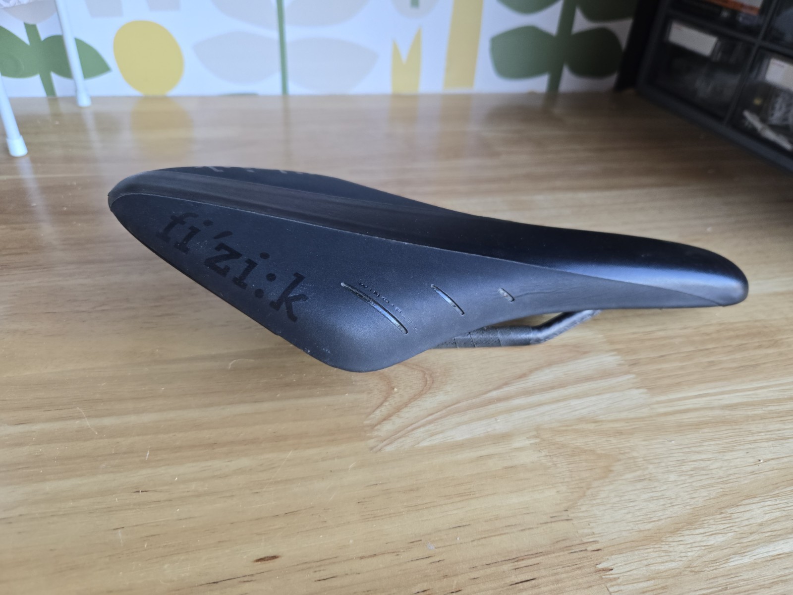 126mm (Regular) Fizik Arione R1 Carbon Rail Road Saddle 165g