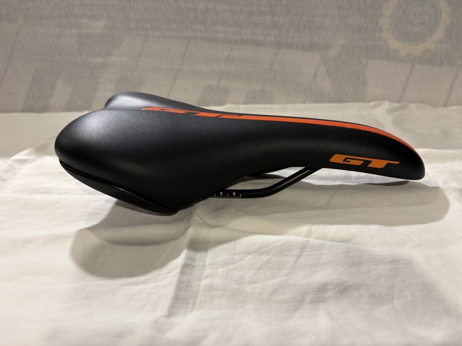 GT Selle Royal Group Bicycle Seat Saddle Orange & Black Mid School NOS BMX MTB