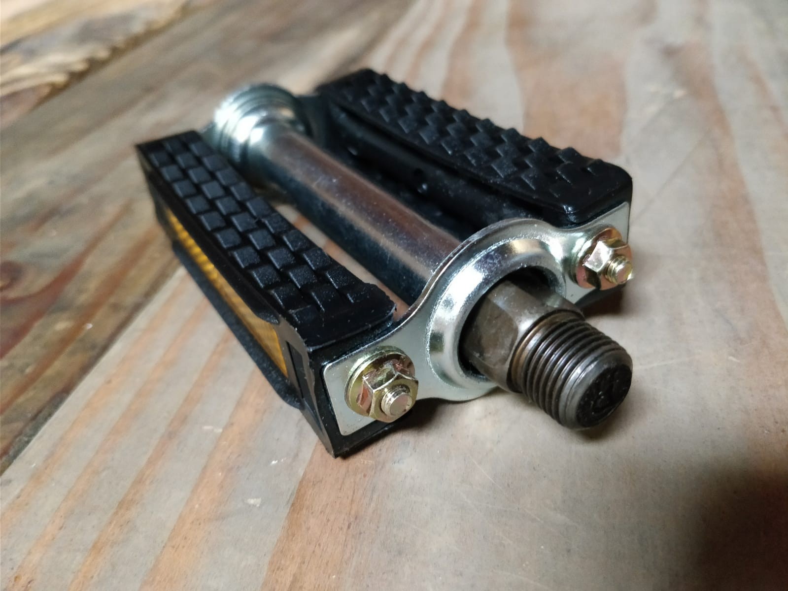 Vintage Square Style Bicycle Pedal Block PVC Cruiser Pedals 9/16″ Black/Chrome