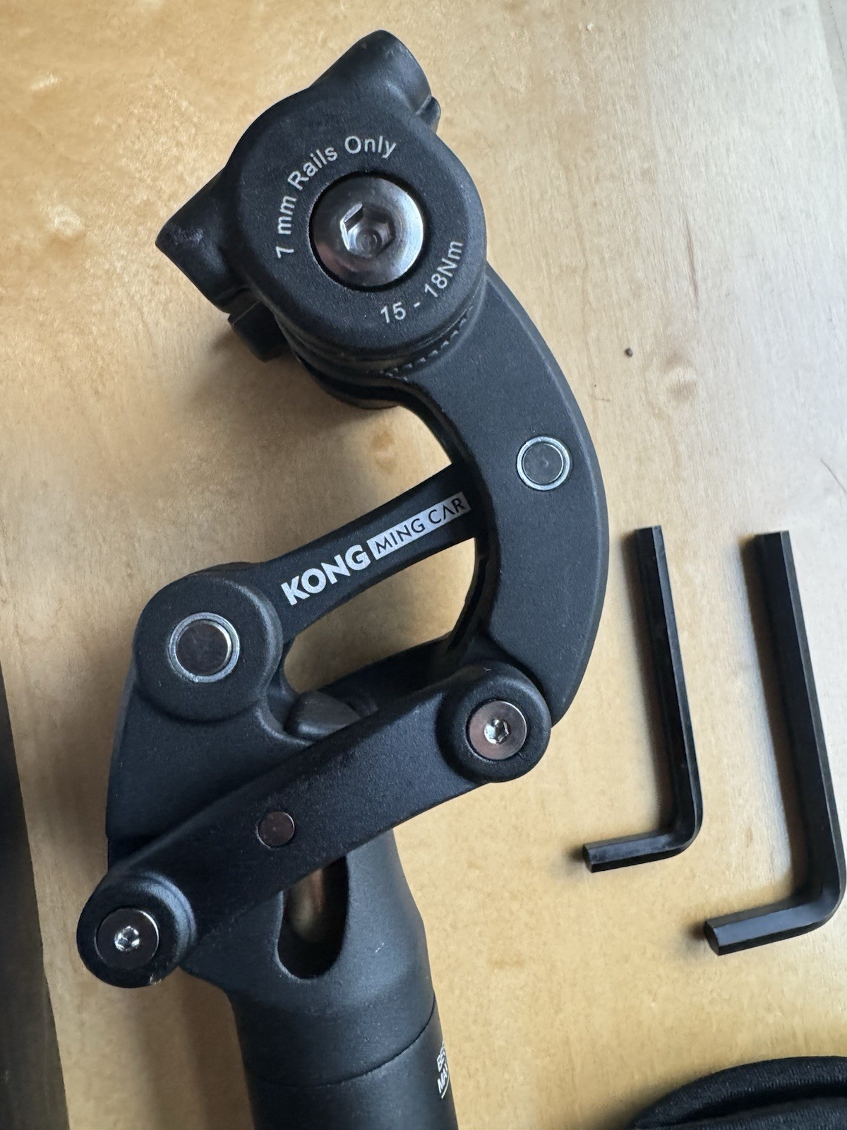 Kong Ming Car Suspension Seat Post For Bikes – Shock-Absorbing Seat Post 31.6mm