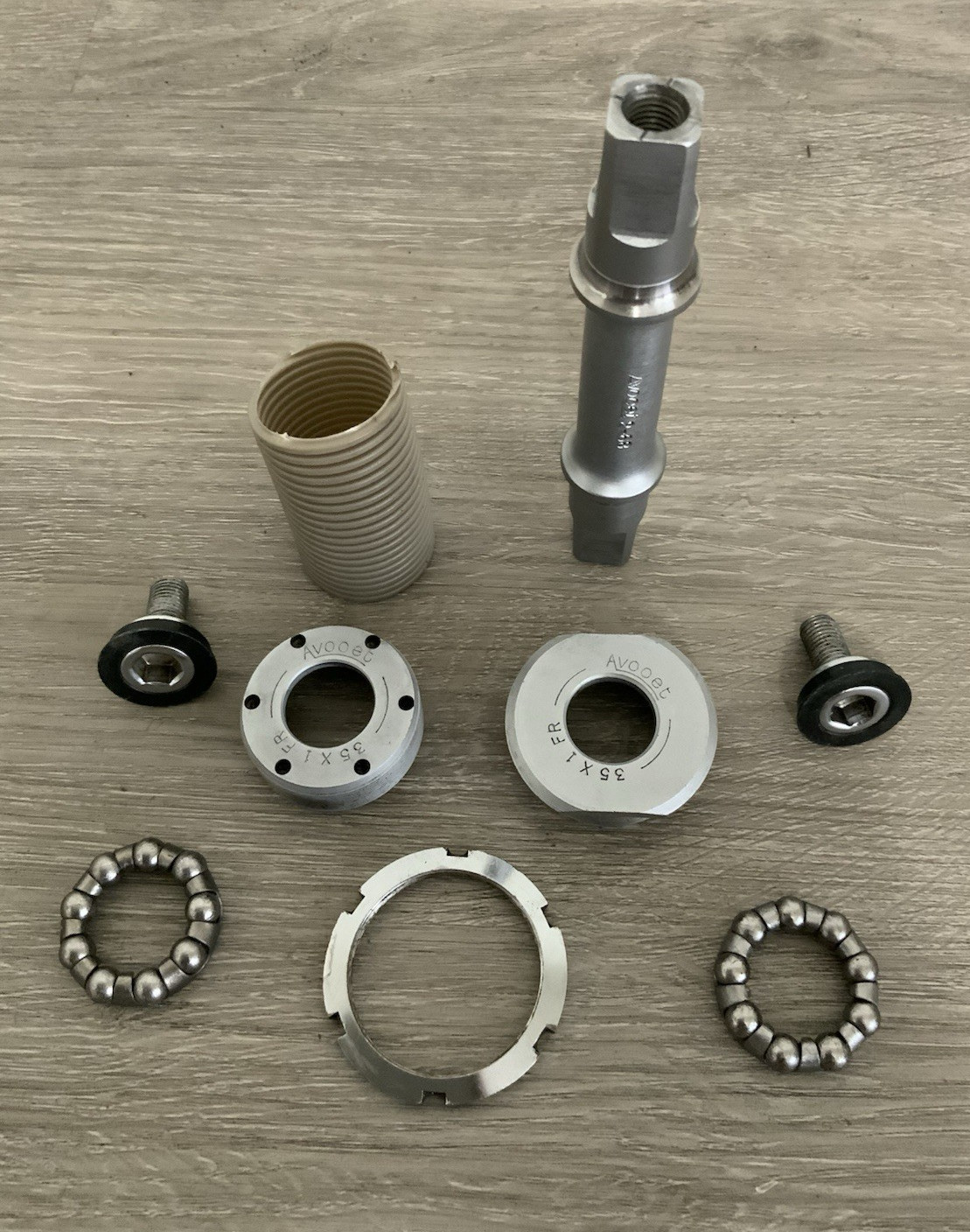 AVOCET BOTTOM BRACKET 68-118 MM FRENCH THREADED