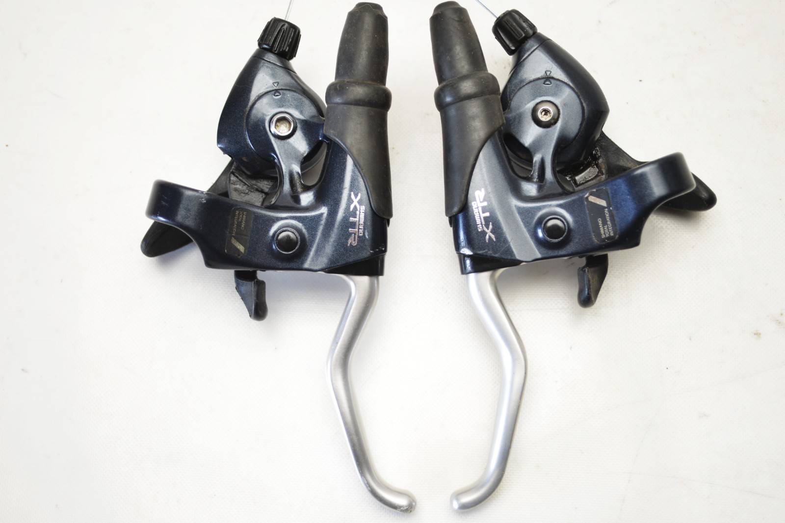 SHIMANO XTR 8 X 3 SPEED BICYCLE RAPIDFIRE SHIFTER BRAKE LEVERS ST-M900