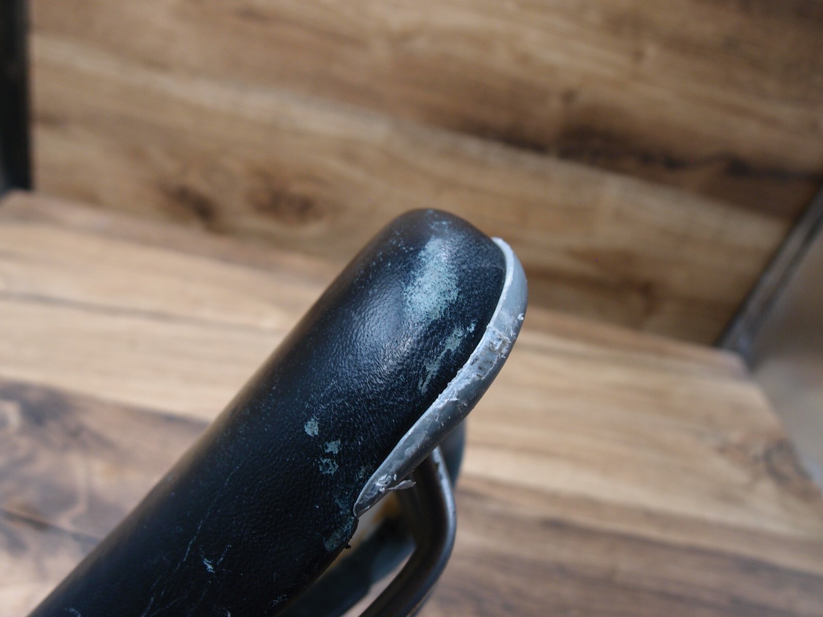 MTB seat VELO 239 Chromoly saddle from Trek bike