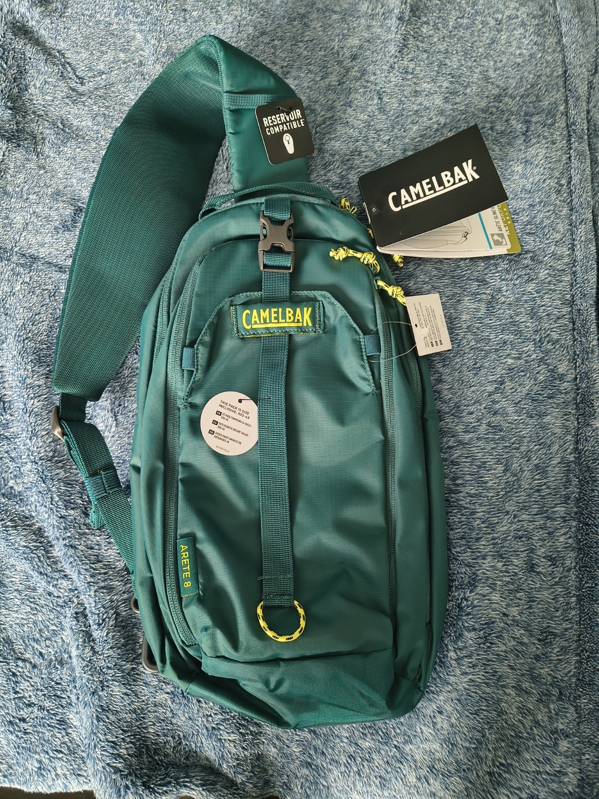 Camelbak New Arete 8 Sling Bag 32oz Compatible Green/Yellow