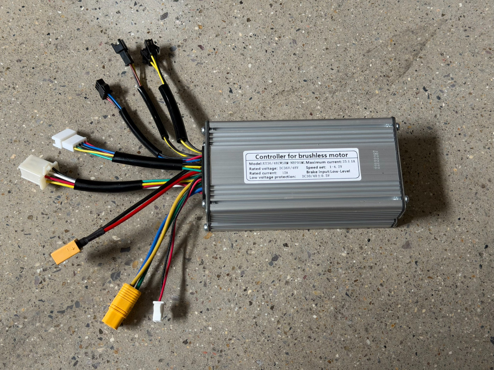 36V/48V 22A KT Brushless DC Motor Controller Ebike+KT-LCD8H/KT-LCD3 Display