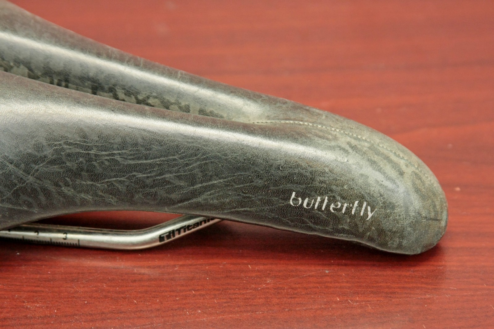 Terry Butterfly Women’s Split Leather Saddle 155mm x 260mm Ti Rails Black 272g