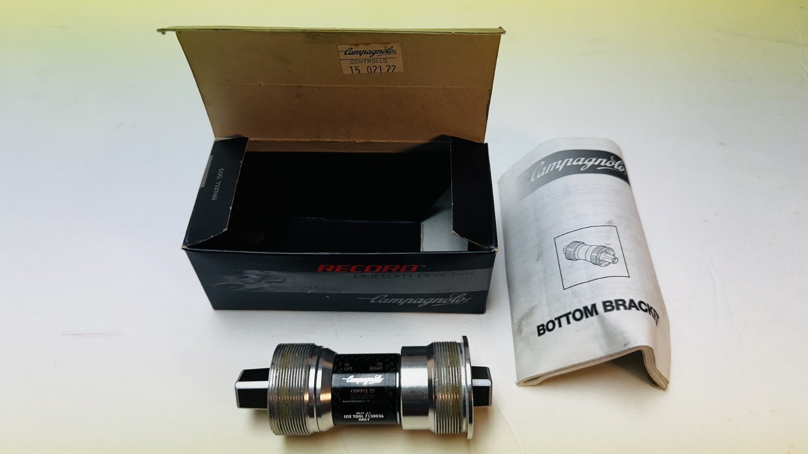 * CAMPAGNOLO RECORD BOTTOM BRACKET BB99-RE02IT ITALIAN SQUARE TAPER 102MM – NEW*