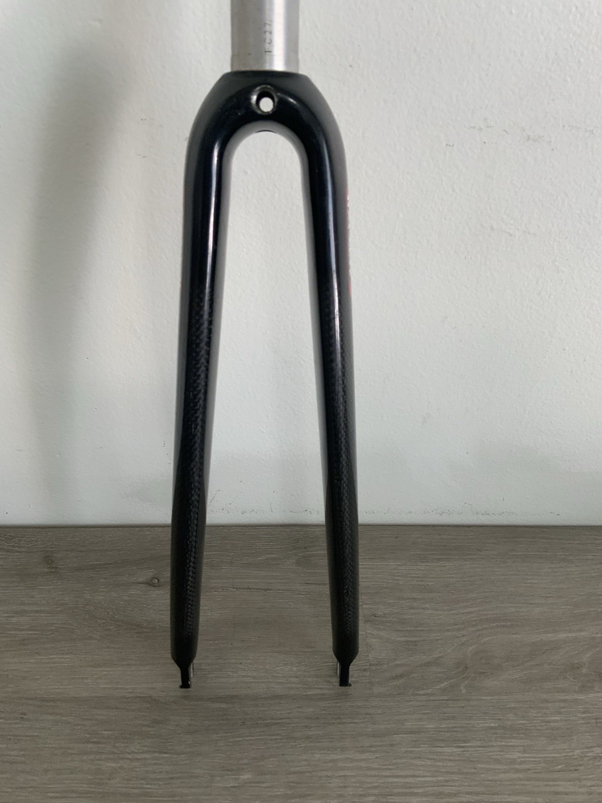 WEYLESS CARBON FORK 700C 1 1/8 INCH THREADLESS 267 MM TUBE 520 GRAMS