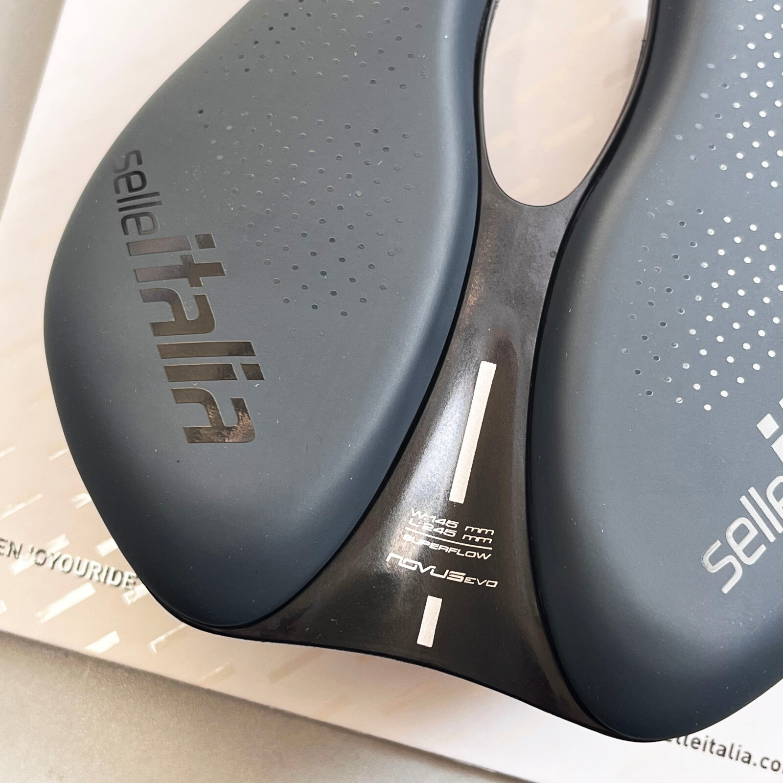 Selle Italia Novus Boost Evo L3 Gravel TM Superflow Saddle (Blue Granite)