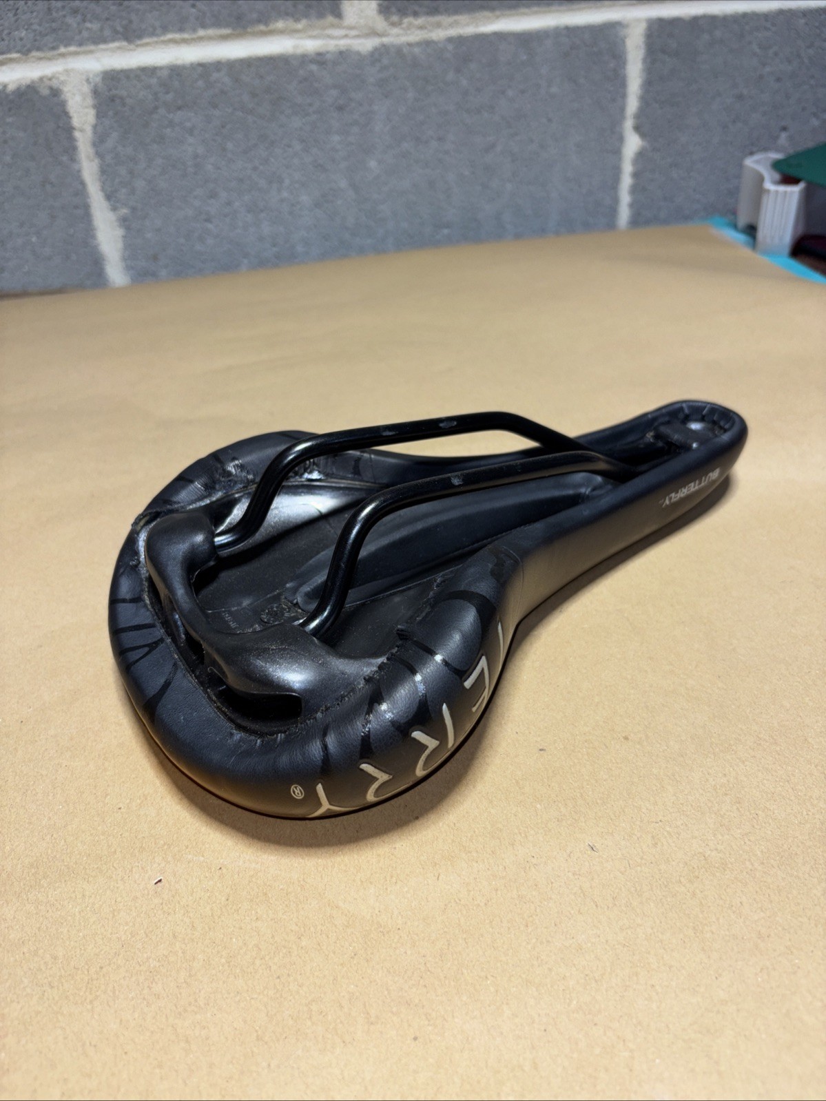 Terry Butterfly Bike Saddle Seat Center Cutaway 12.2oz 262mm Long 76mm High 155w