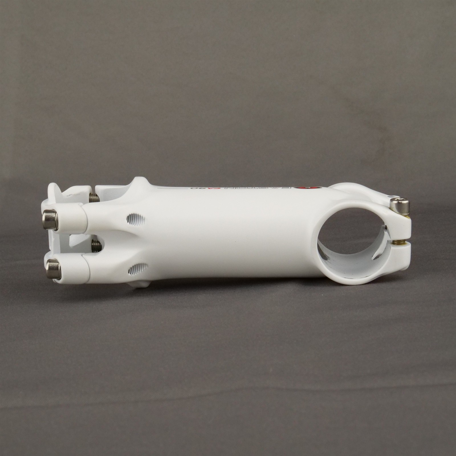Easton EA90 Stem 100mm 0° 31.8 1-1/.8″ Aluminum White Threadless 135g